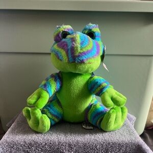 The Bear Factory Stuffed Frog Tye Dyed Blue Green Purple W/Tag 2001